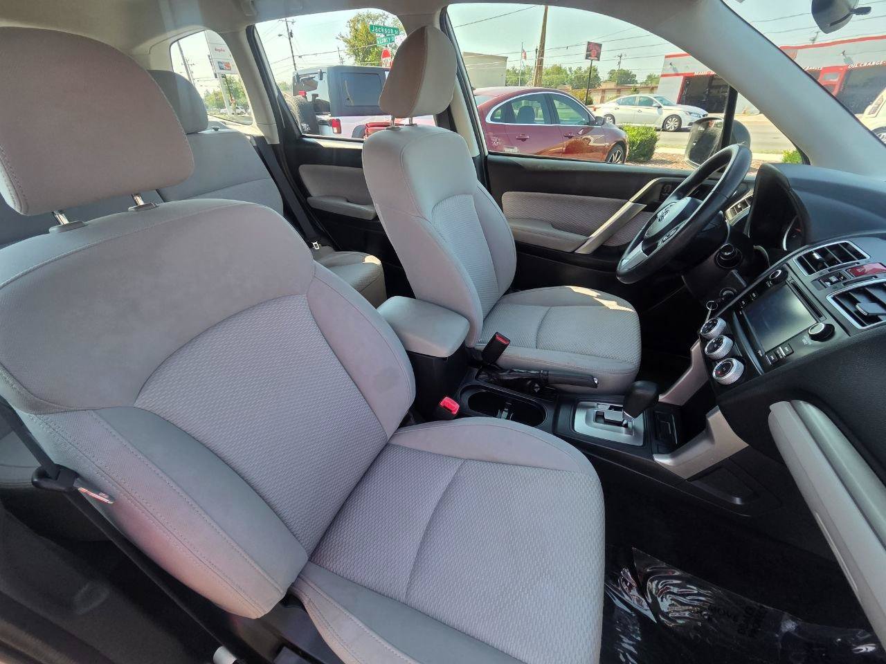 Used 2017 Subaru Forester 2.5i w/ Alloy Wheel Package AWD/4WD image 19