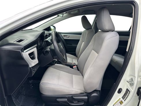 Used 2015 Toyota Corolla LE image 10