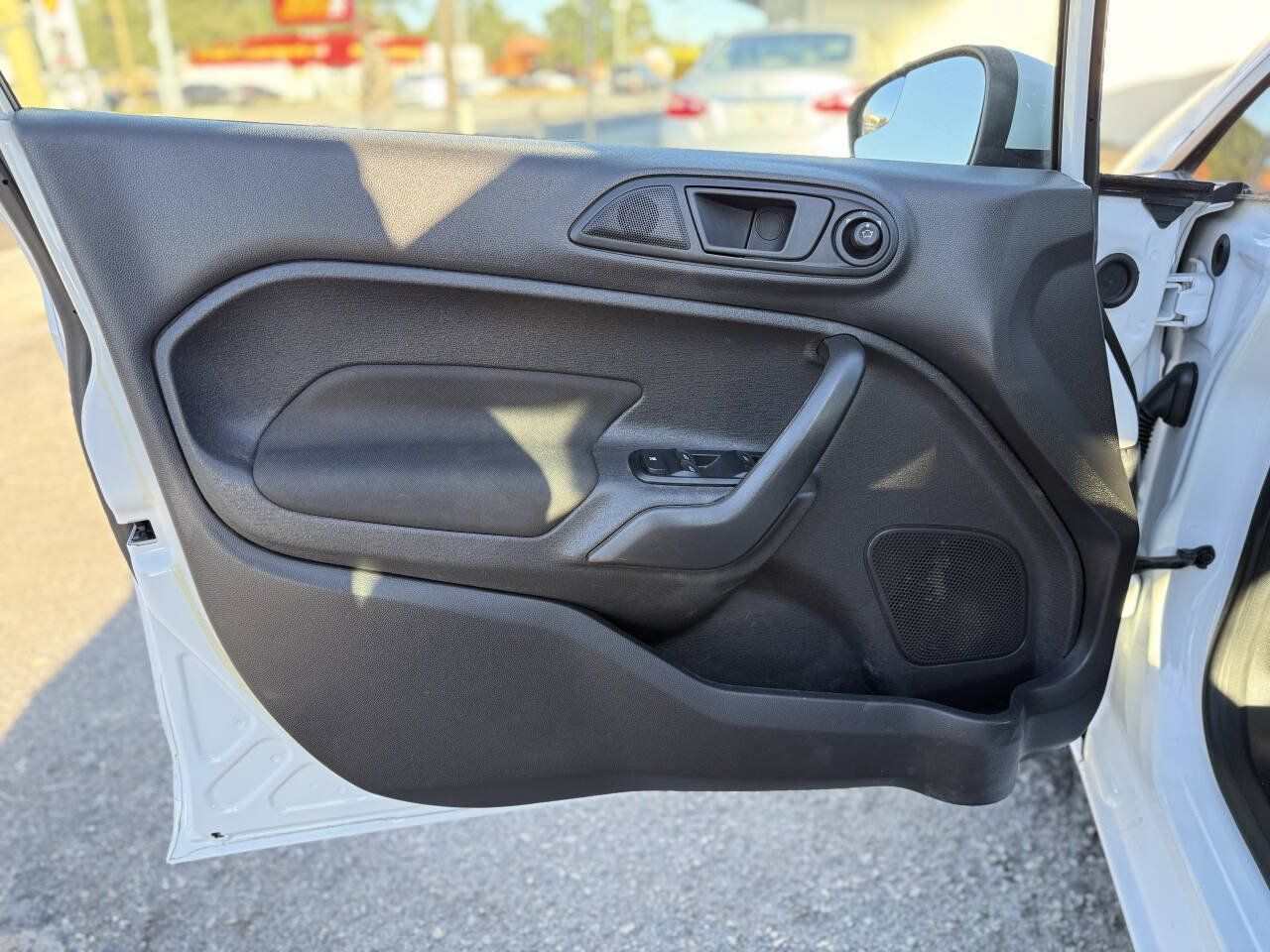 Used 2017 Ford Fiesta SE FWD image 11