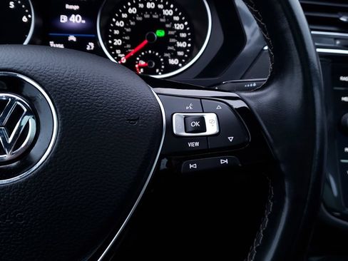 Used 2021 Volkswagen Tiguan SE R-Line image 28