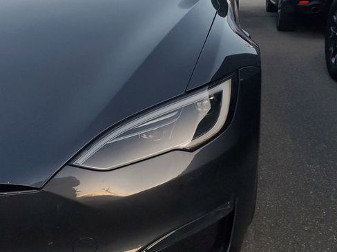 Used 2024 Tesla Model S image 4