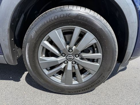 Used 2022 Nissan Pathfinder SV AWD/4WD image 37