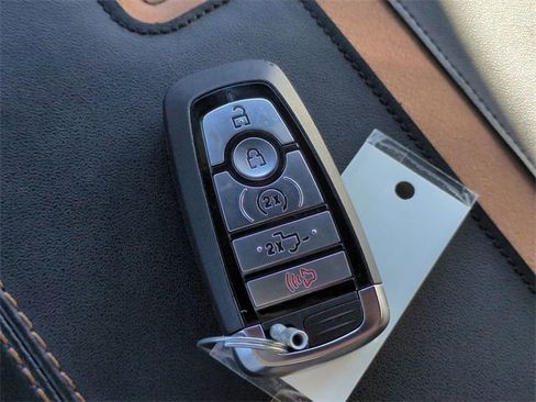 Used 2024 Ford F350 Platinum image 29