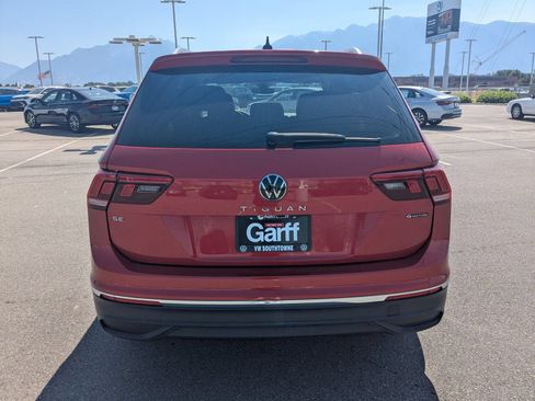 Used 2024 Volkswagen Tiguan SE AWD/4WD image 4
