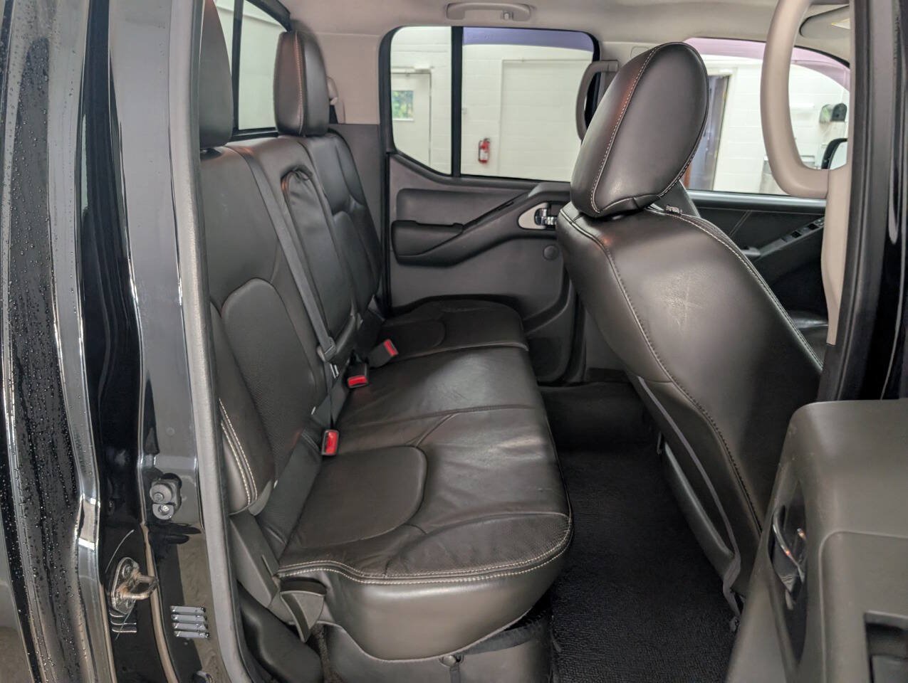 Used 2015 Nissan Frontier PRO-4X AWD/4WD image 18