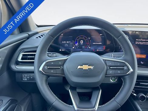 New 2026 Chevrolet Traverse LT w/ Driver Confidence Package FWD image 14