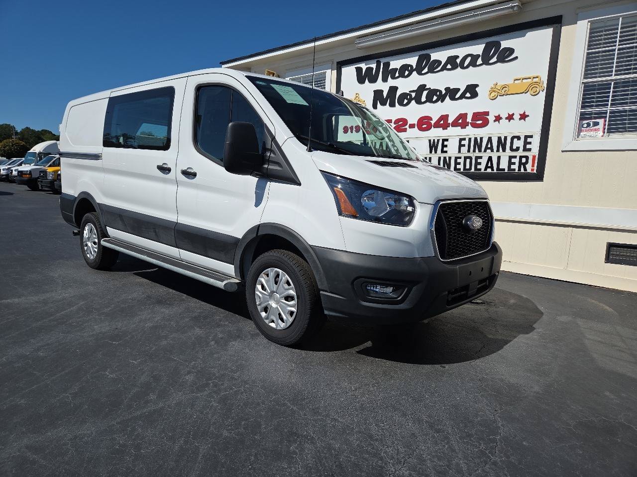 Used 2025 Ford Transit 250 Low Roof w/ Exterior Upgrade Package RWD image 2