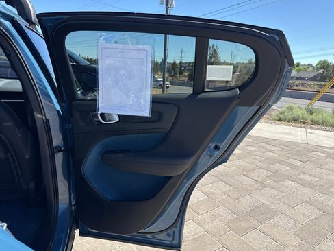 Used 2023 Volvo C40 P8 Recharge Ultimate image 13