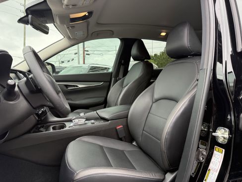 Certified 2024 INFINITI QX50 Luxe FWD image 11
