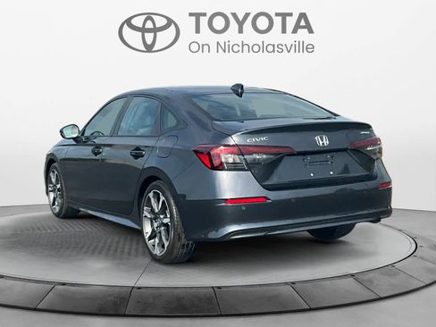 Used 2025 Honda Civic Sport Touring image 4