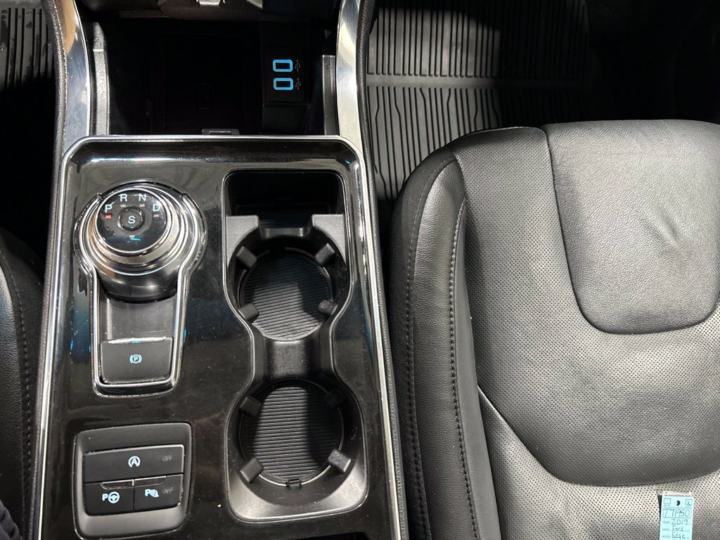 Certified 2019 Ford Edge Titanium w/ Equipment Group 301A AWD/4WD image 18