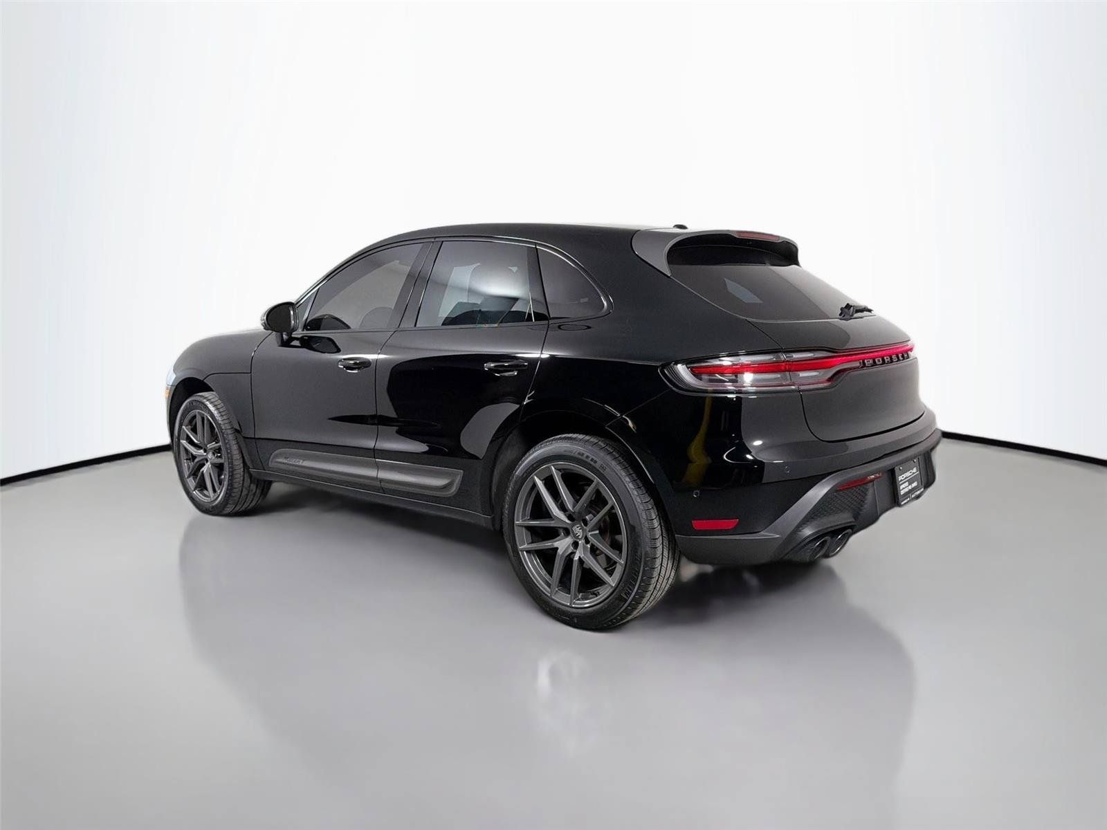 Certified 2024 Porsche Macan Turbo AWD/4WD image 3