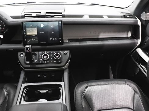 Used 2023 Land Rover Defender 130 X-Dynamic SE image 26