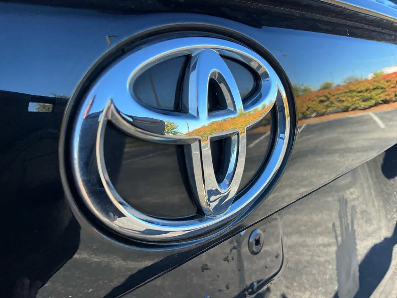 Used 2024 Toyota RAV4 LE AWD/4WD image 15