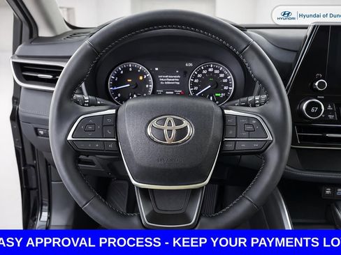 Used 2025 Toyota Highlander LE image 16