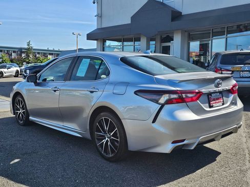 Used 2024 Toyota Camry SE FWD image 7