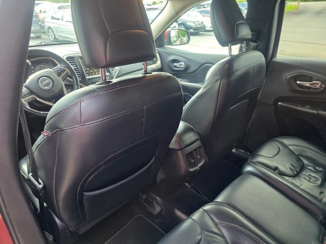 Used 2017 Jeep Cherokee Limited FWD image 19