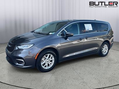Used 2023 Chrysler Pacifica Touring-L