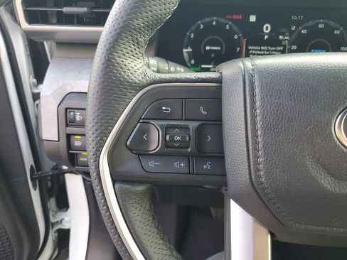 Used 2025 Toyota Tacoma Trailhunter image 27