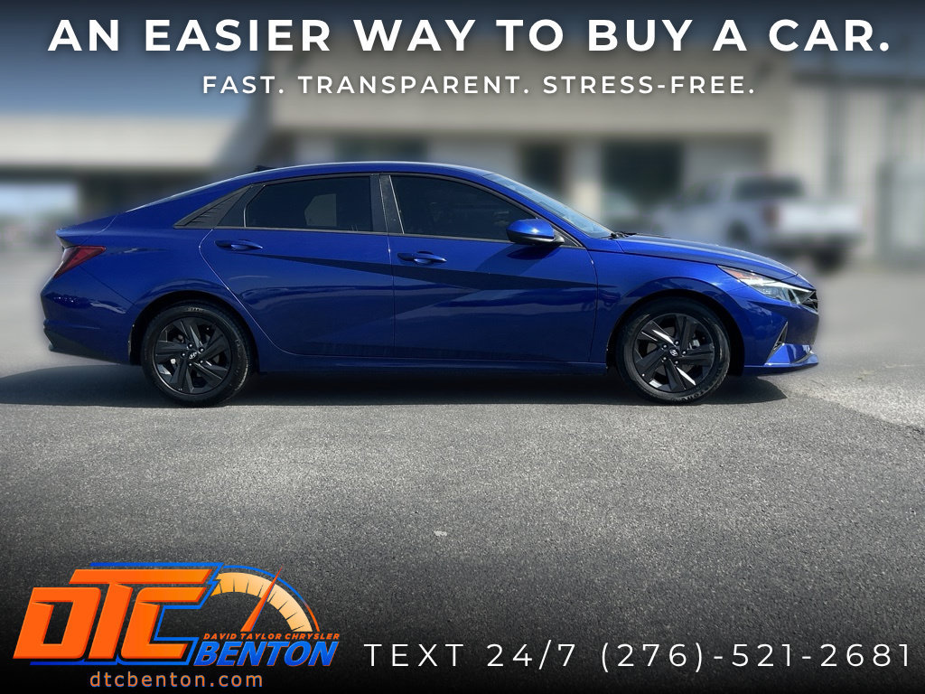 Used 2023 Hyundai Elantra SEL FWD image 2