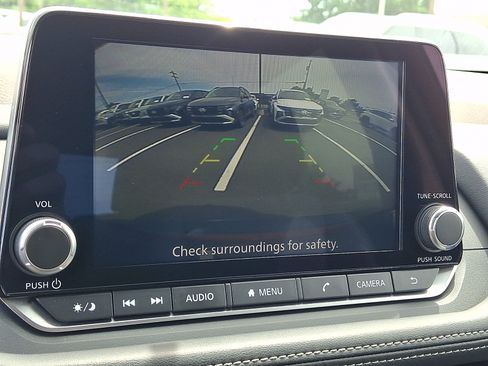 Used 2023 Nissan Rogue SV AWD/4WD image 17