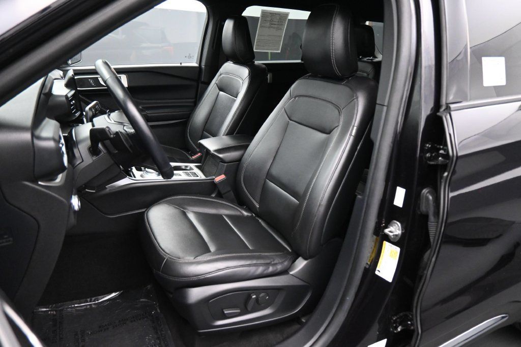 Used 2020 Ford Explorer XLT w/ Equipment Group 202A RWD image 12