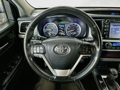 Used 2017 Toyota Highlander Limited AWD/4WD image 11