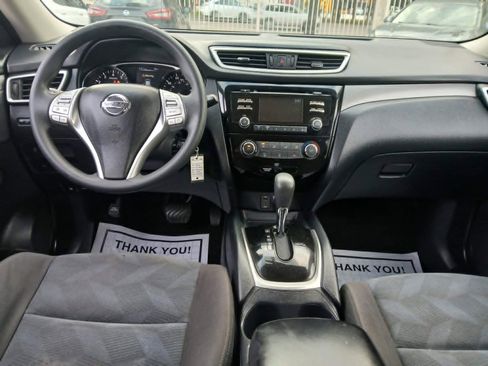 Used 2016 Nissan Rogue S w/ Appearance Package FWD image 12