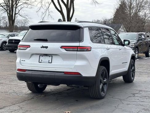 New 2026 Jeep Grand Cherokee L Limited w/ Limited Altitude Package AWD/4WD image 33