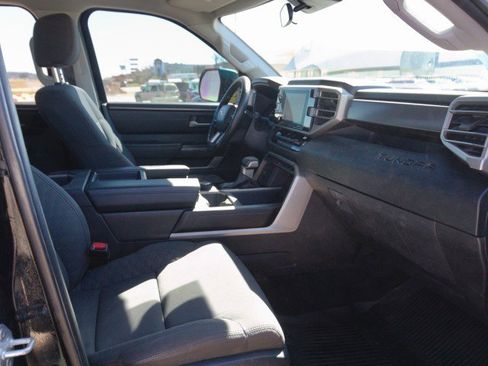 Used 2022 Toyota Tundra SR5 w/ SR5 Convenience Package image 31