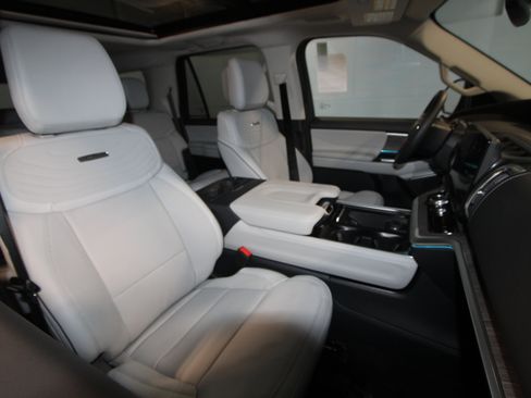 New 2026 Ford Expedition Max Platinum w/ Platinum Ultimate Package AWD/4WD image 22