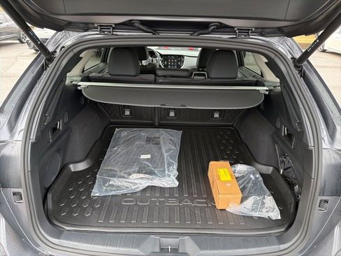 Used 2025 Subaru Outback Onyx Edition XT w/ Popular Package #2 image 16
