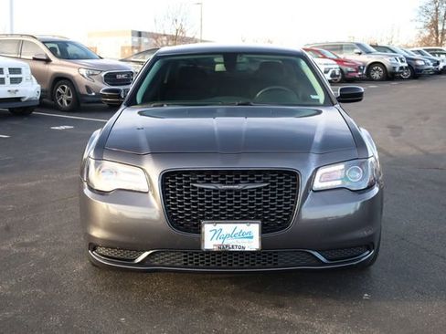 Used 2022 Chrysler 300 Touring w/ Sport Appearance Package image 3