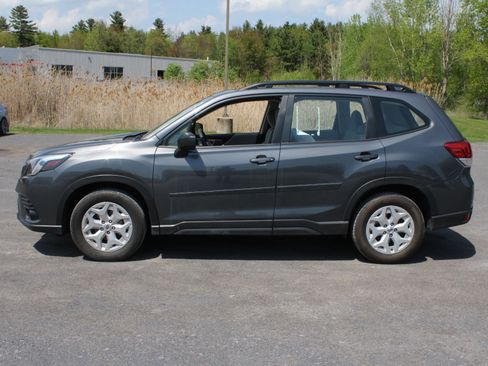 Used 2023 Subaru Forester AWD/4WD image 5