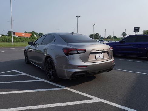 Used 2022 Maserati Ghibli Modena image 9