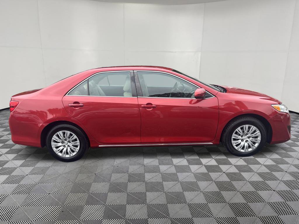 Used 2012 Toyota Camry LE FWD image 4