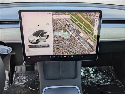 Used 2021 Tesla Model Y Long Range image 13