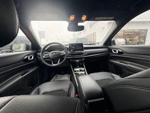 New 2026 Jeep Compass Latitude image 12