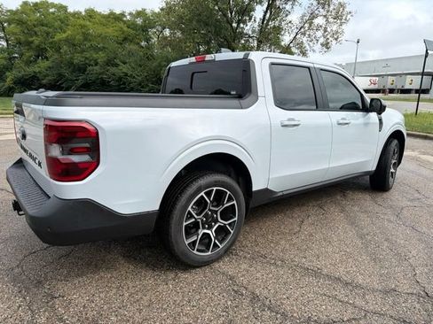 Used 2025 Ford Maverick Lariat AWD/4WD image 2