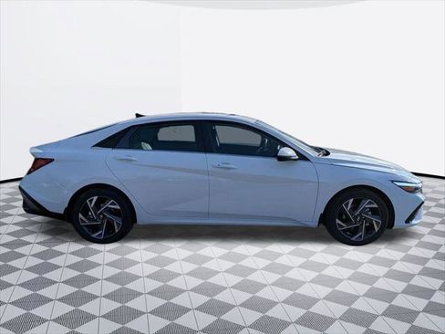 New 2026 Hyundai Elantra Limited FWD image 7