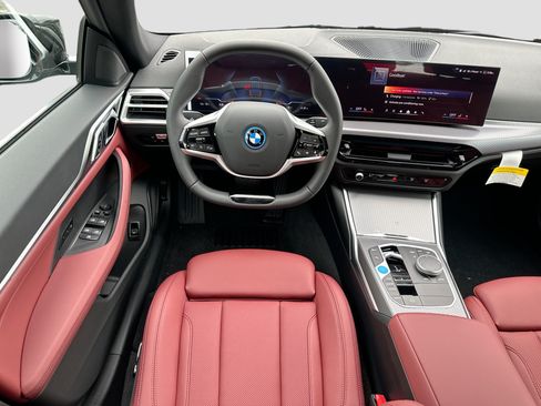 Certified 2025 BMW i4 eDrive40 RWD image 17