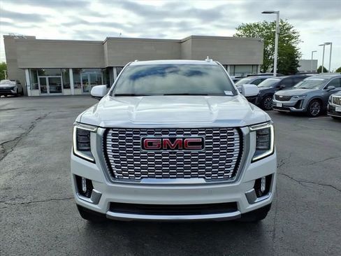 Used 2024 GMC Yukon XL Denali w/ Advanced Technology Package AWD/4WD image 12