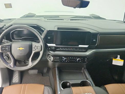 Certified 2025 Chevrolet Silverado 3500 High Country w/ High Country Premium Package AWD/4WD image 23