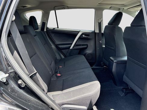 Used 2017 Toyota RAV4 XLE FWD image 25