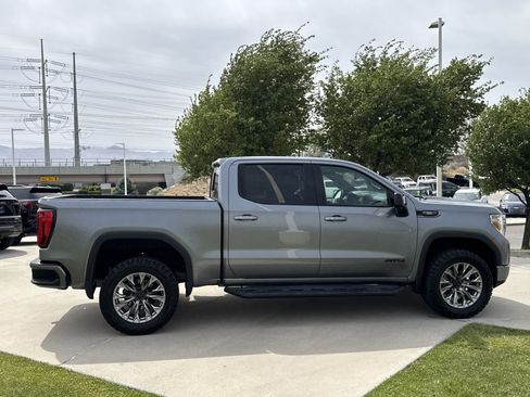 Used 2021 GMC Sierra 1500 AT4 w/ AT4 Value Package AWD/4WD image 9