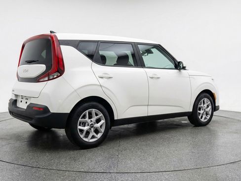Used 2025 Kia Soul LX w/ LX Technology Package image 9