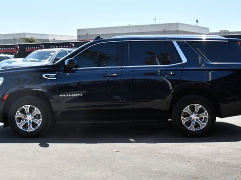 Used 2024 GMC Yukon SLE AWD/4WD image 4