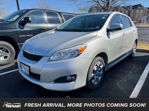 Used 2013 Toyota Matrix S image 1