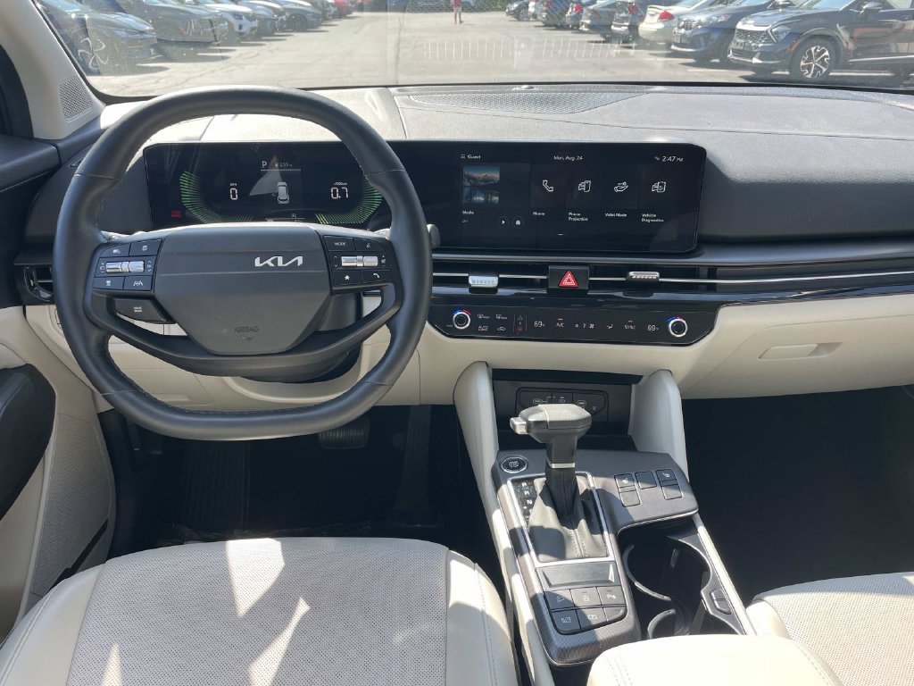 Used 2026 Kia Sportage EX w/ EX Panorama Roof Package FWD image 14