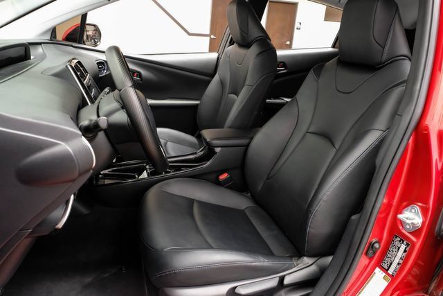 Used 2017 Toyota Prius Three Touring w/ Carpet Mat Package FWD image 34